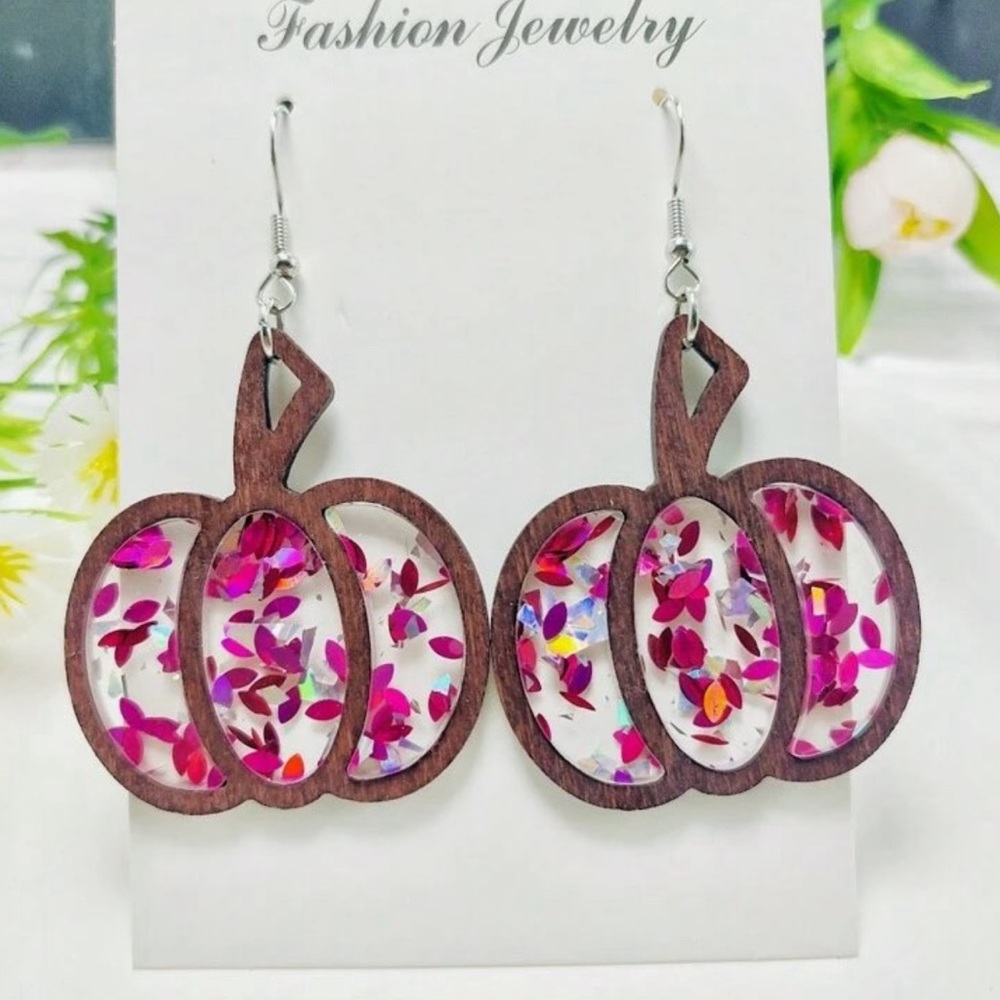 1 Pair of Pumpkin Earrings 🎃